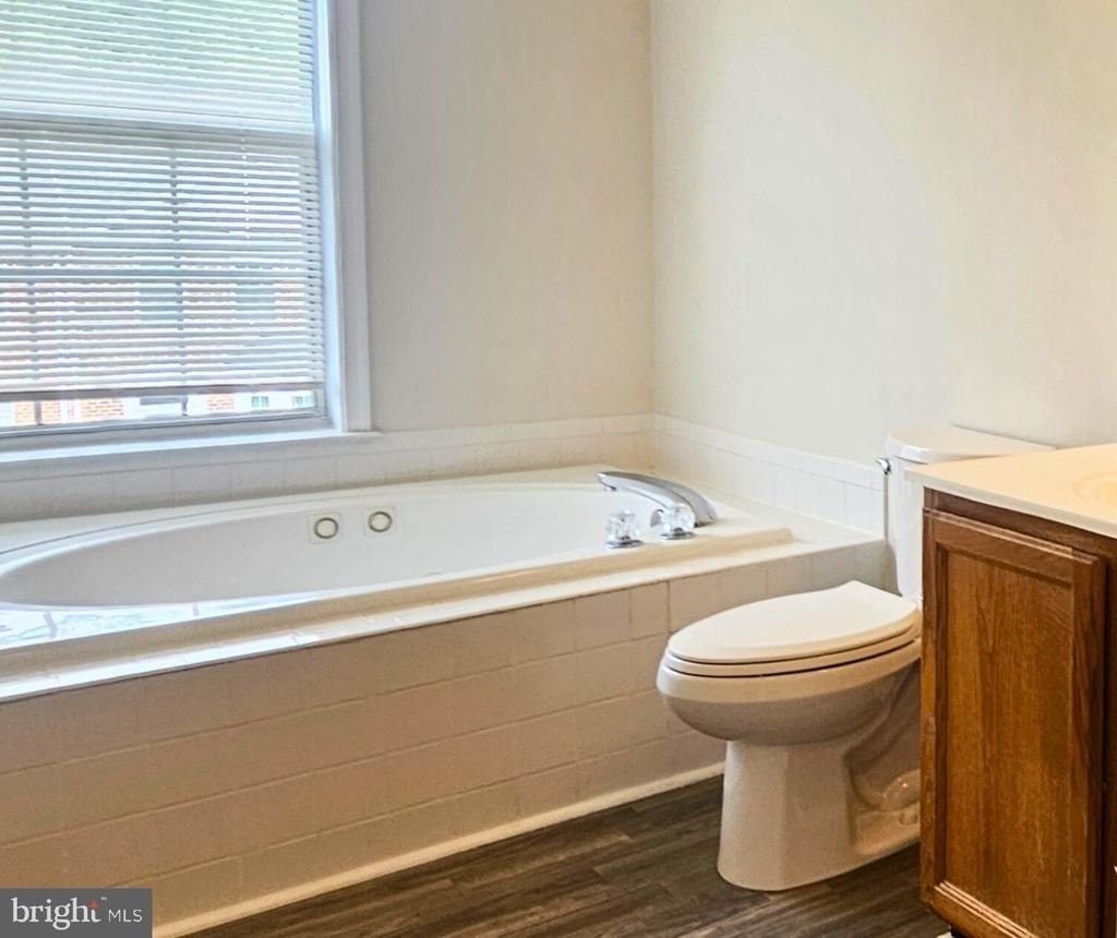 303 Dundee Place - Photo 13
