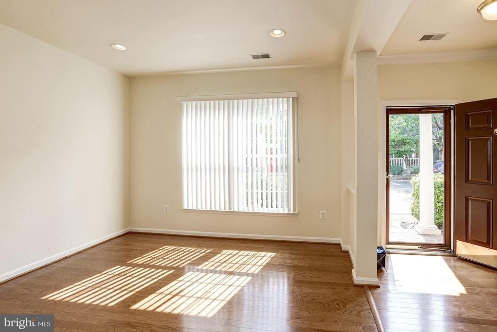 750 Monument Avenue - Photo 7