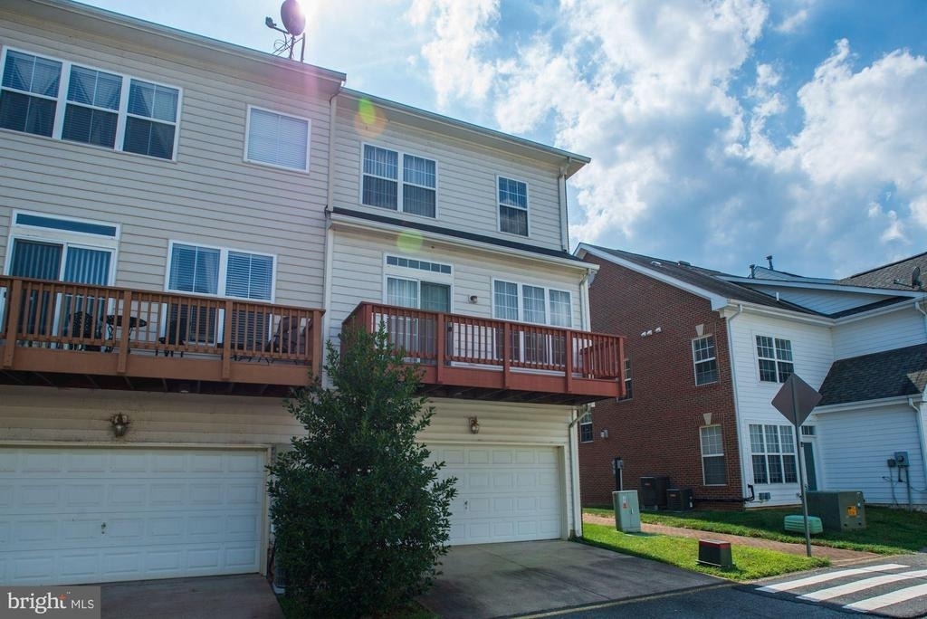 750 Monument Avenue - Photo 32