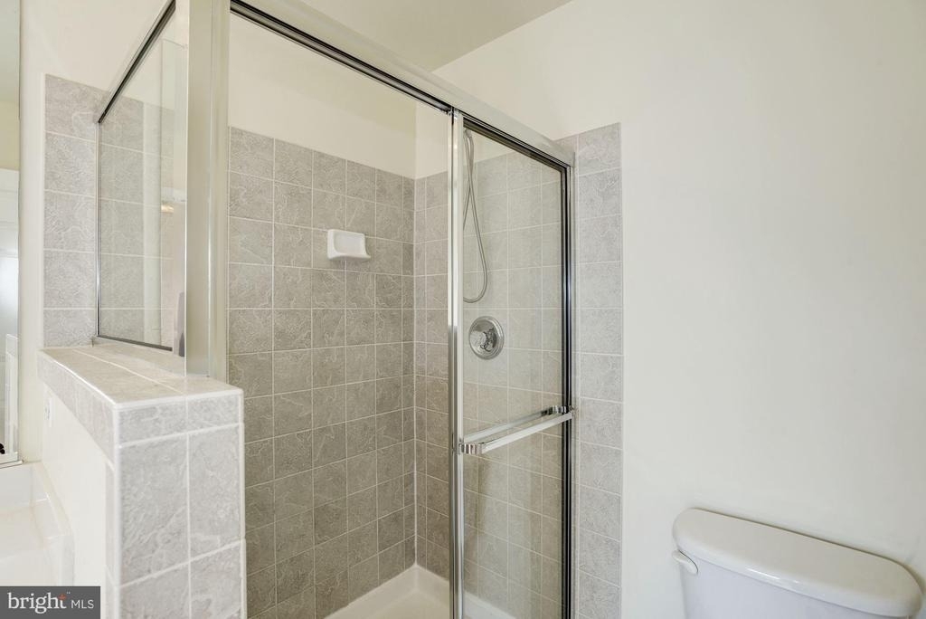 750 Monument Avenue - Photo 31