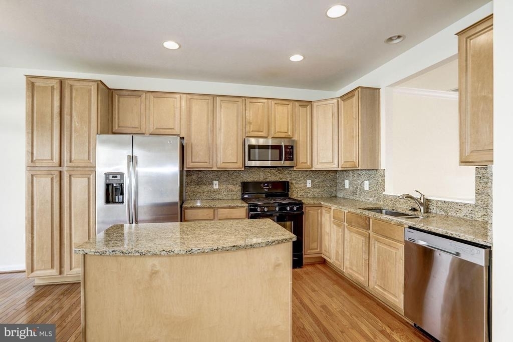 750 Monument Avenue - Photo 14