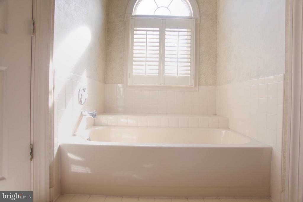 9621 Bainbridge Court - Photo 33