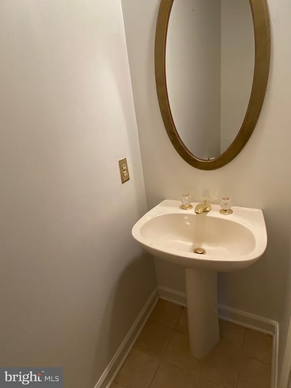 9621 Bainbridge Court - Photo 8