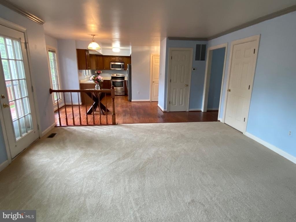 9621 Bainbridge Court - Photo 15