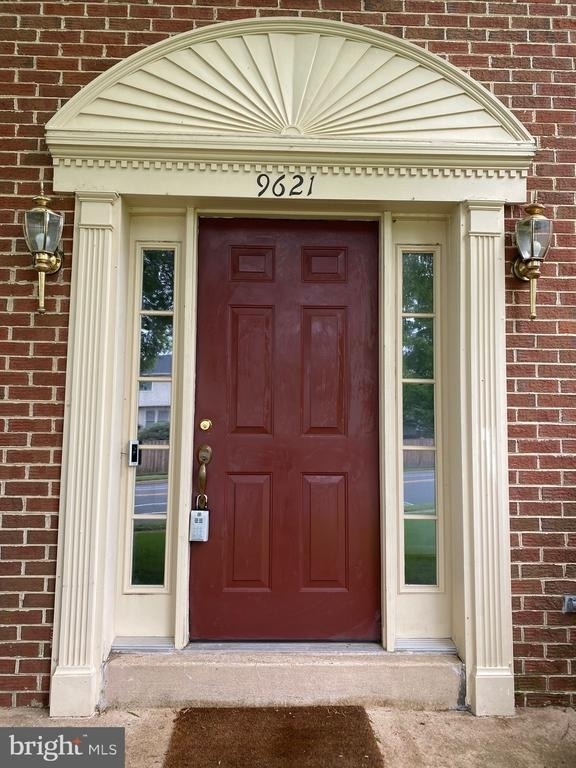 9621 Bainbridge Court - Photo 1
