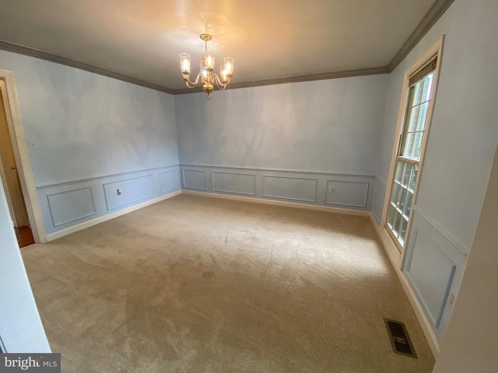 9621 Bainbridge Court - Photo 4