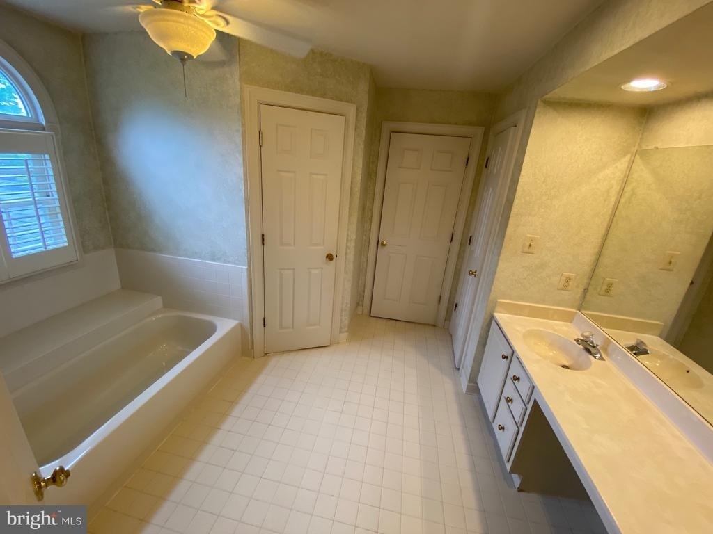 9621 Bainbridge Court - Photo 28