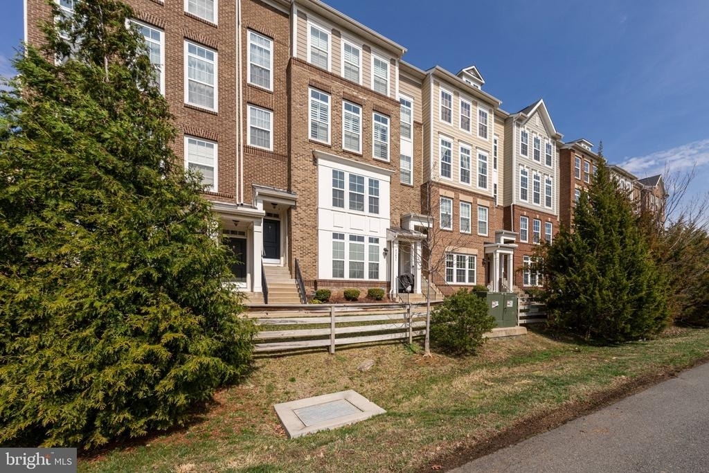 43491 Town Gate Square - Photo 2