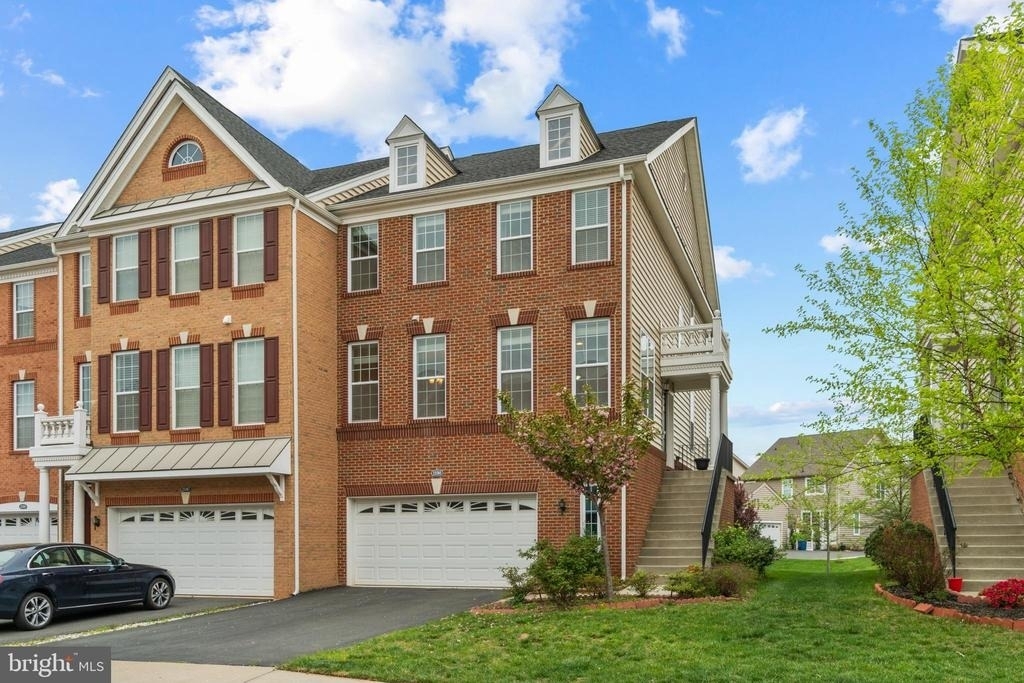 23265 Hanworth Street - Photo 1