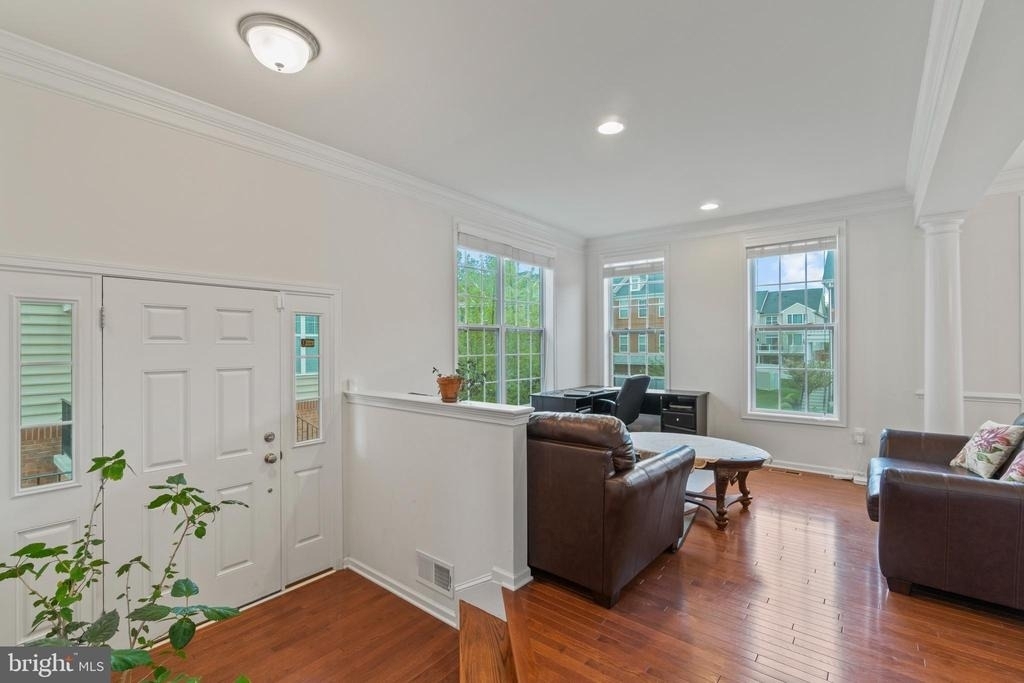 23265 Hanworth Street - Photo 2