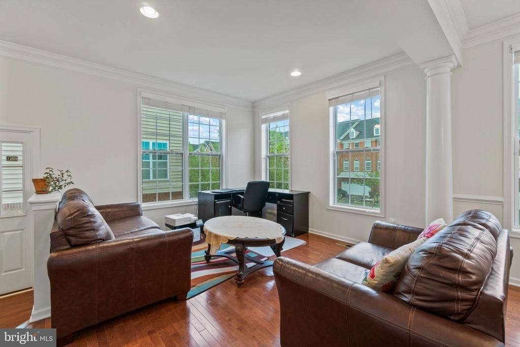 23265 Hanworth Street - Photo 3