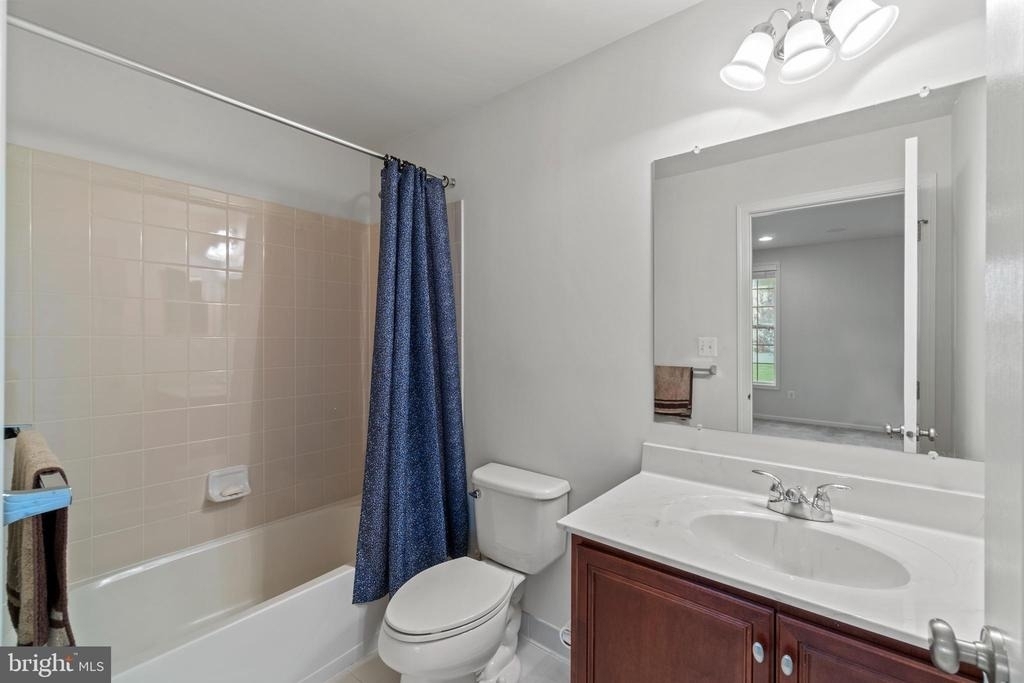 23265 Hanworth Street - Photo 19