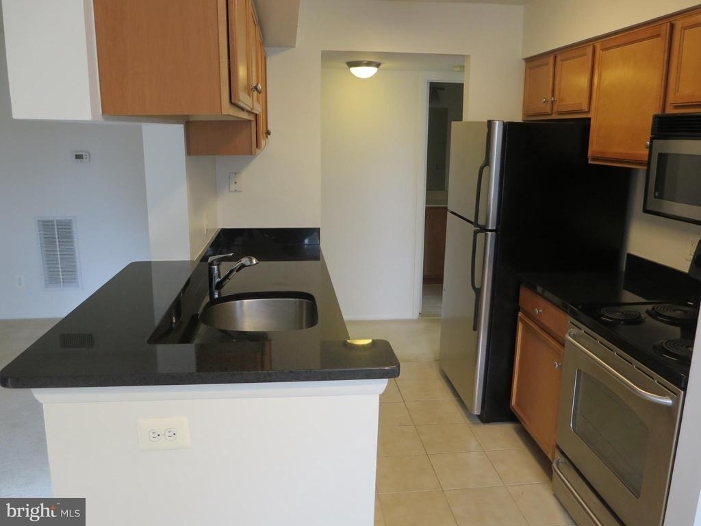 1712 Abercromby Court - Photo 3