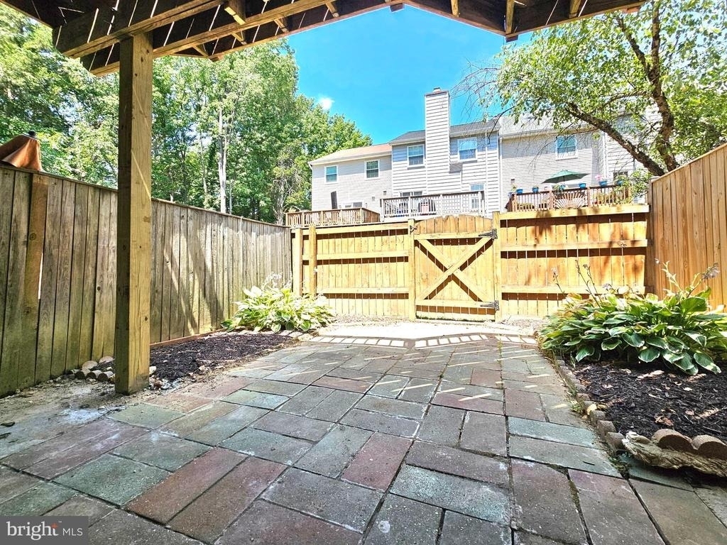 8561 Southlawn Court - Photo 23
