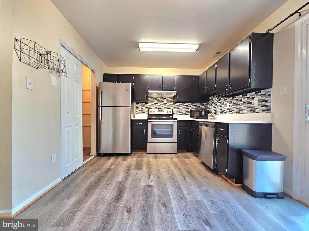 8561 Southlawn Court - Photo 6