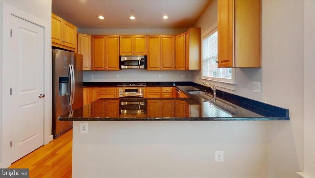 12168 Waveland Street - Photo 4