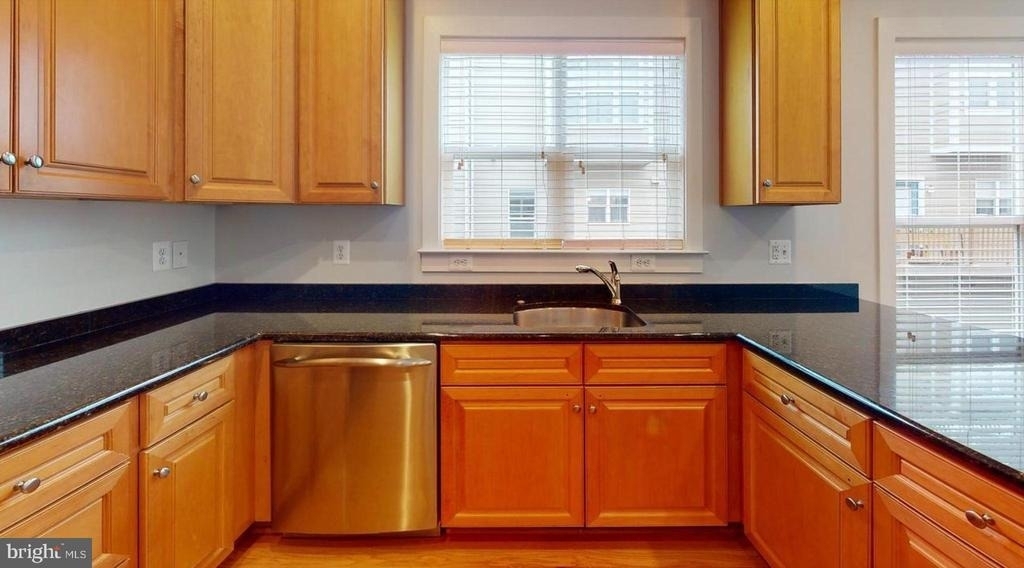 12168 Waveland Street - Photo 3