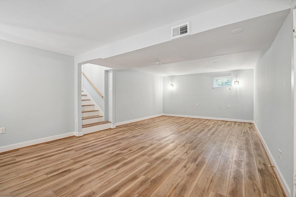 1100 Maple Avenue E - Photo 11