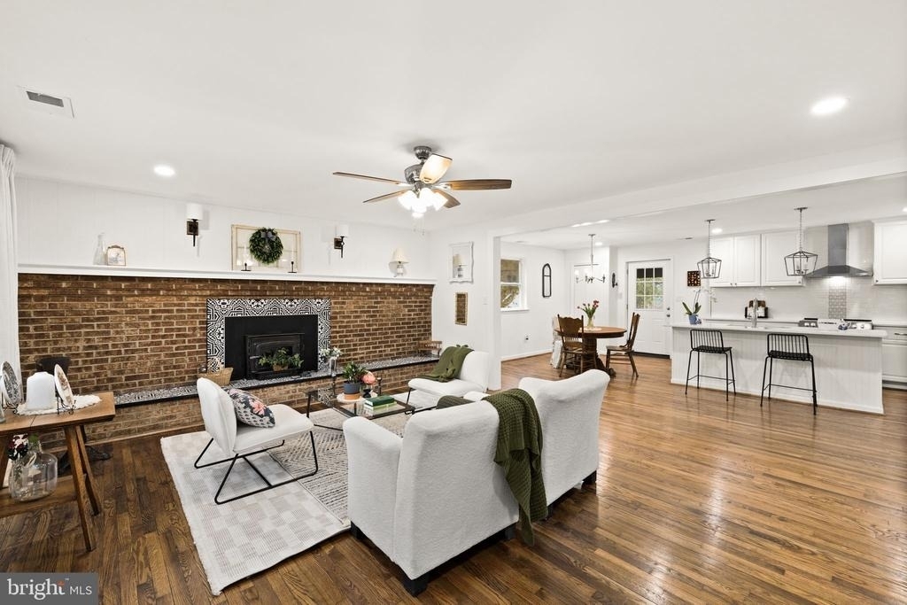 10789 Brent Town Road - Photo 17