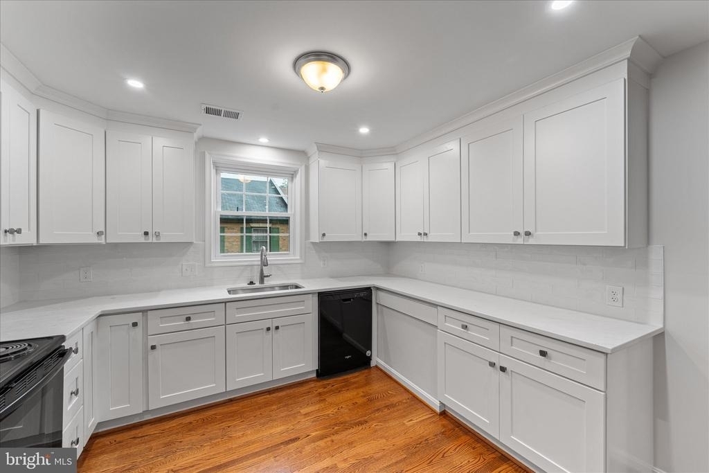 3885 Chain Bridge Road - Photo 10