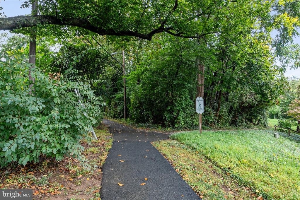 3885 Chain Bridge Road - Photo 44