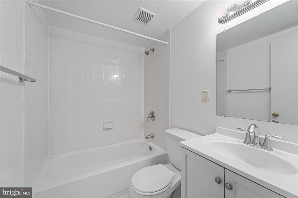 3885 Chain Bridge Road - Photo 34