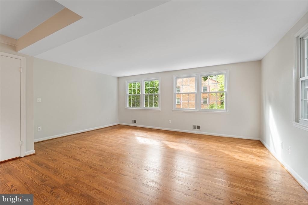 3885 Chain Bridge Road - Photo 15