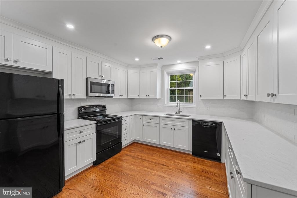 3885 Chain Bridge Road - Photo 8