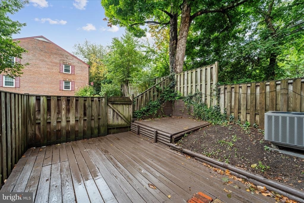 3885 Chain Bridge Road - Photo 39