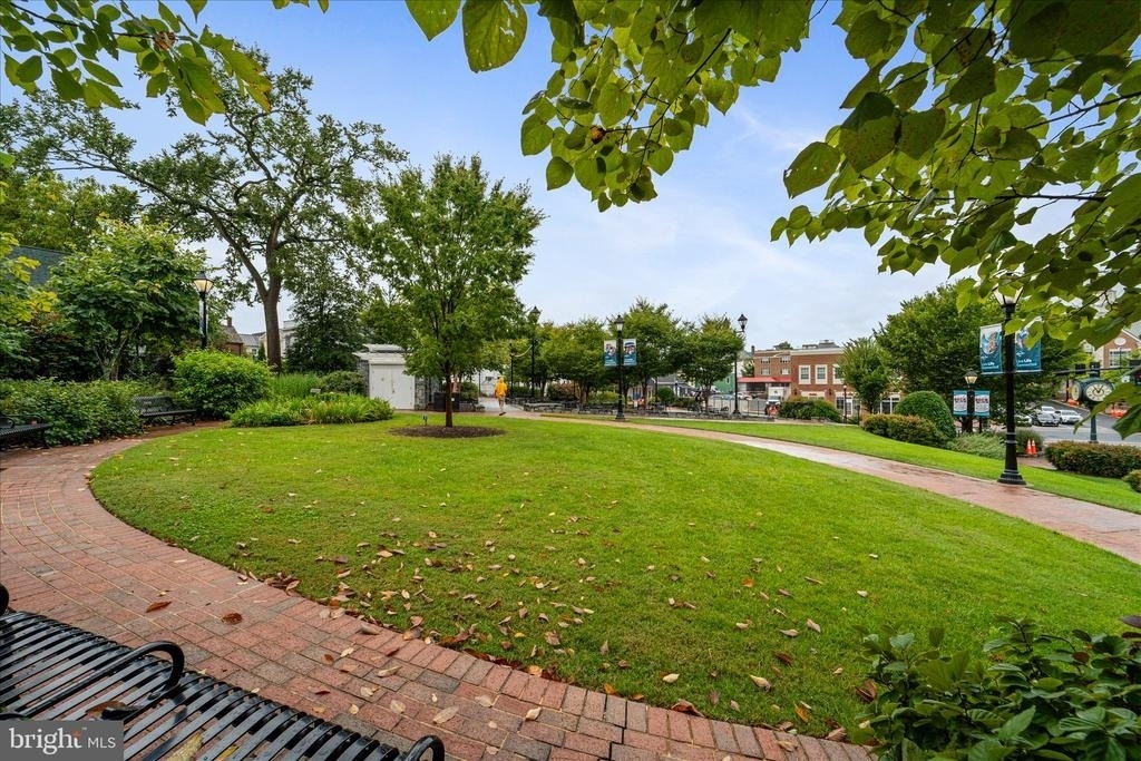 3885 Chain Bridge Road - Photo 47