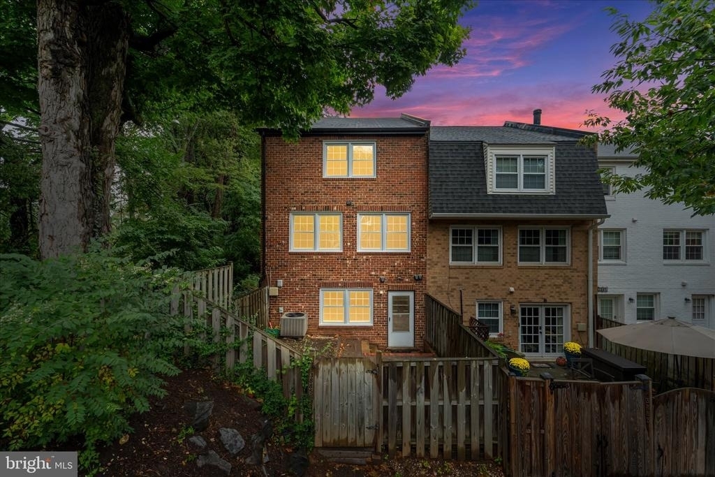 3885 Chain Bridge Road - Photo 43