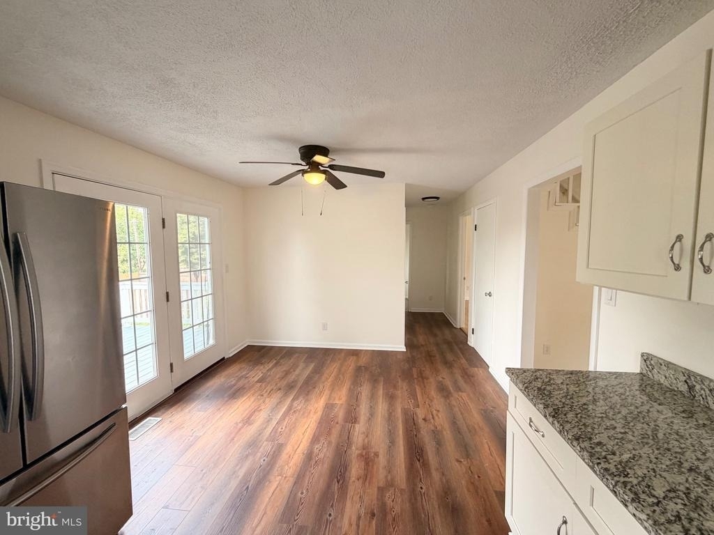 824 Summit Avenue - Photo 3