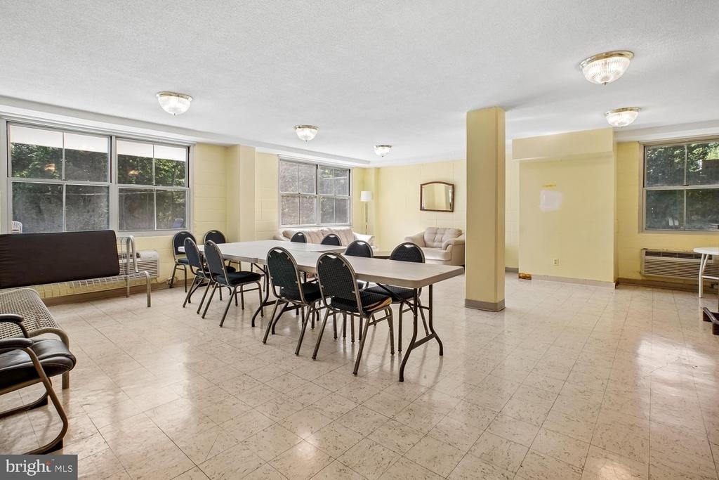 2030 N Adams Street - Photo 29