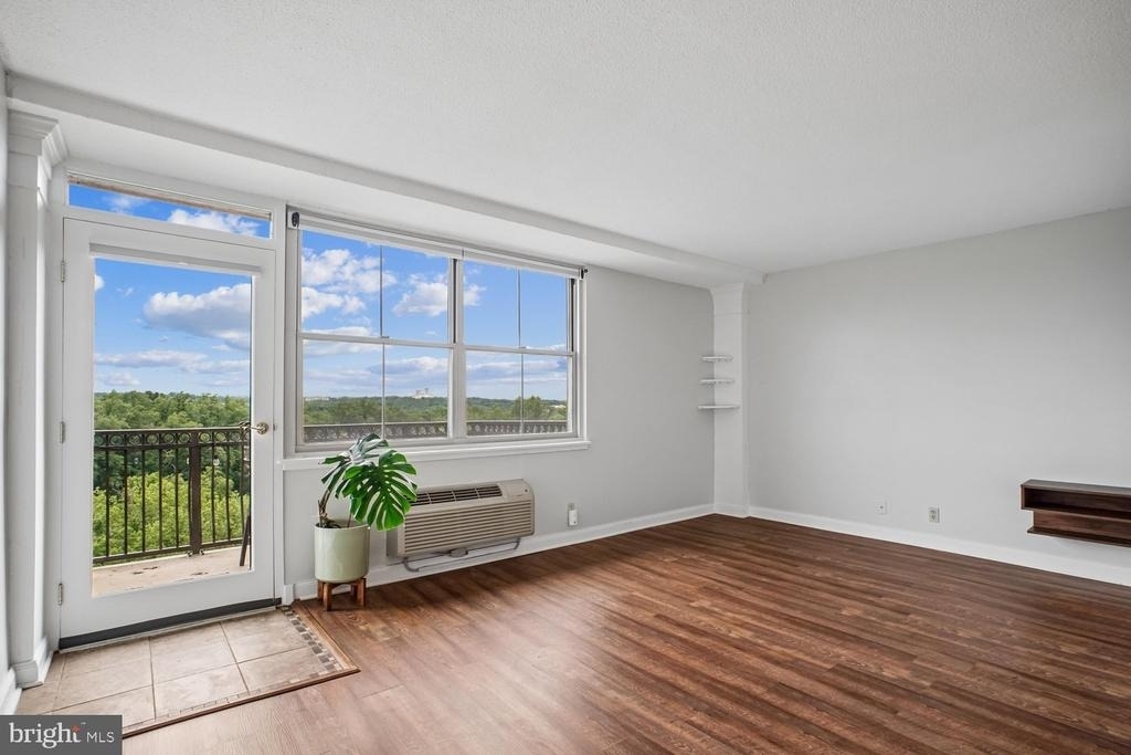 2030 N Adams Street - Photo 4