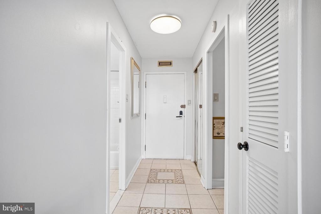 2030 N Adams Street - Photo 3