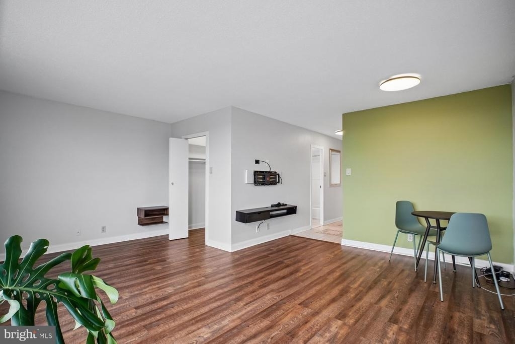 2030 N Adams Street - Photo 13