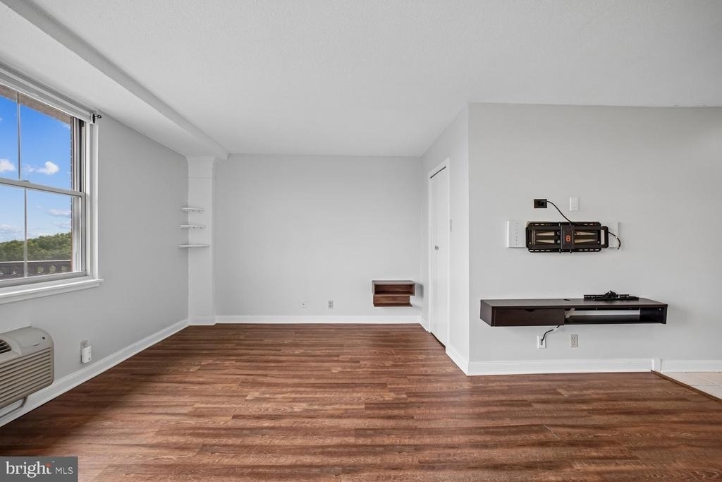 2030 N Adams Street - Photo 9