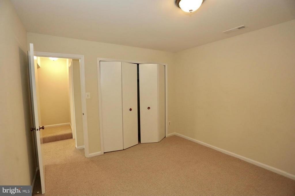 2215 N Somerset Street - Photo 20
