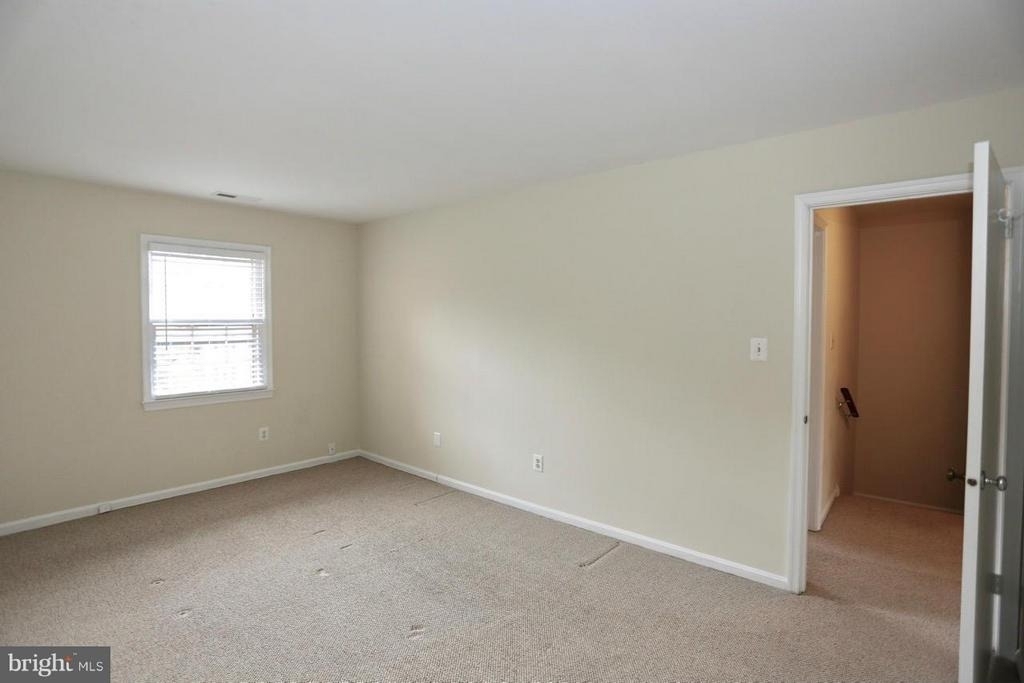 2215 N Somerset Street - Photo 17
