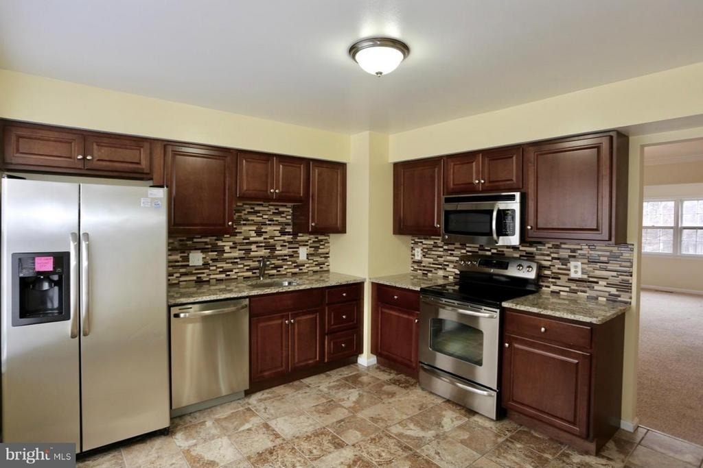 2215 N Somerset Street - Photo 5