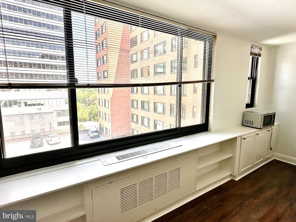 1021 Arlington Boulevard - Photo 3