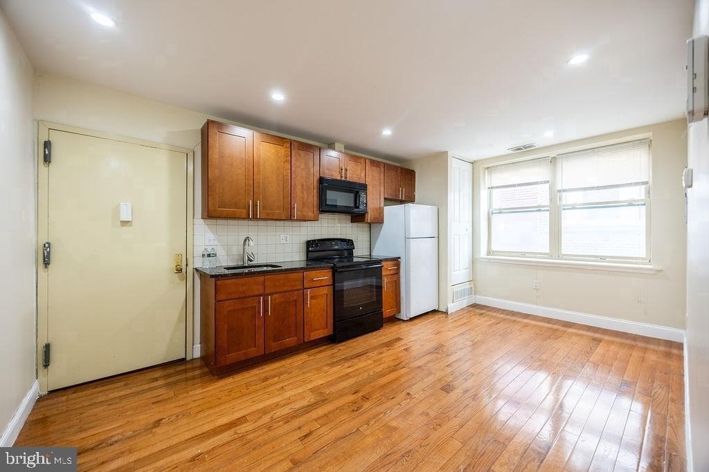 4706 Chestnut Street - Photo 0