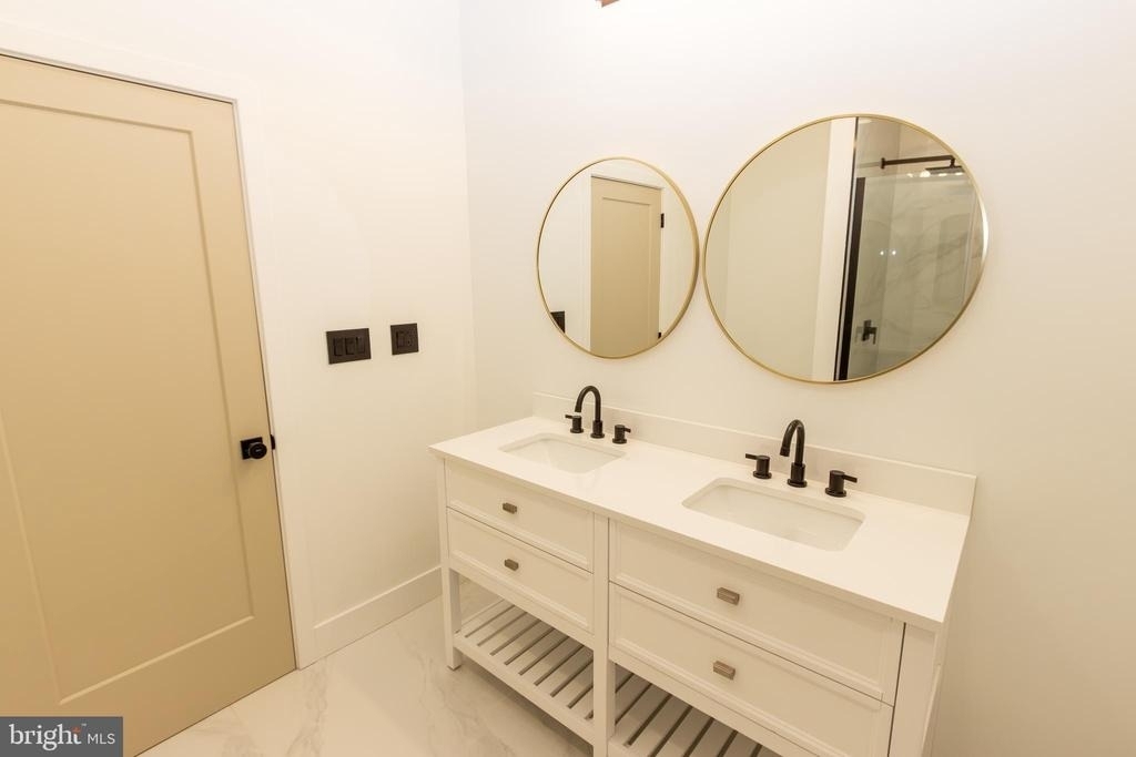 664 N Union Street - Photo 9