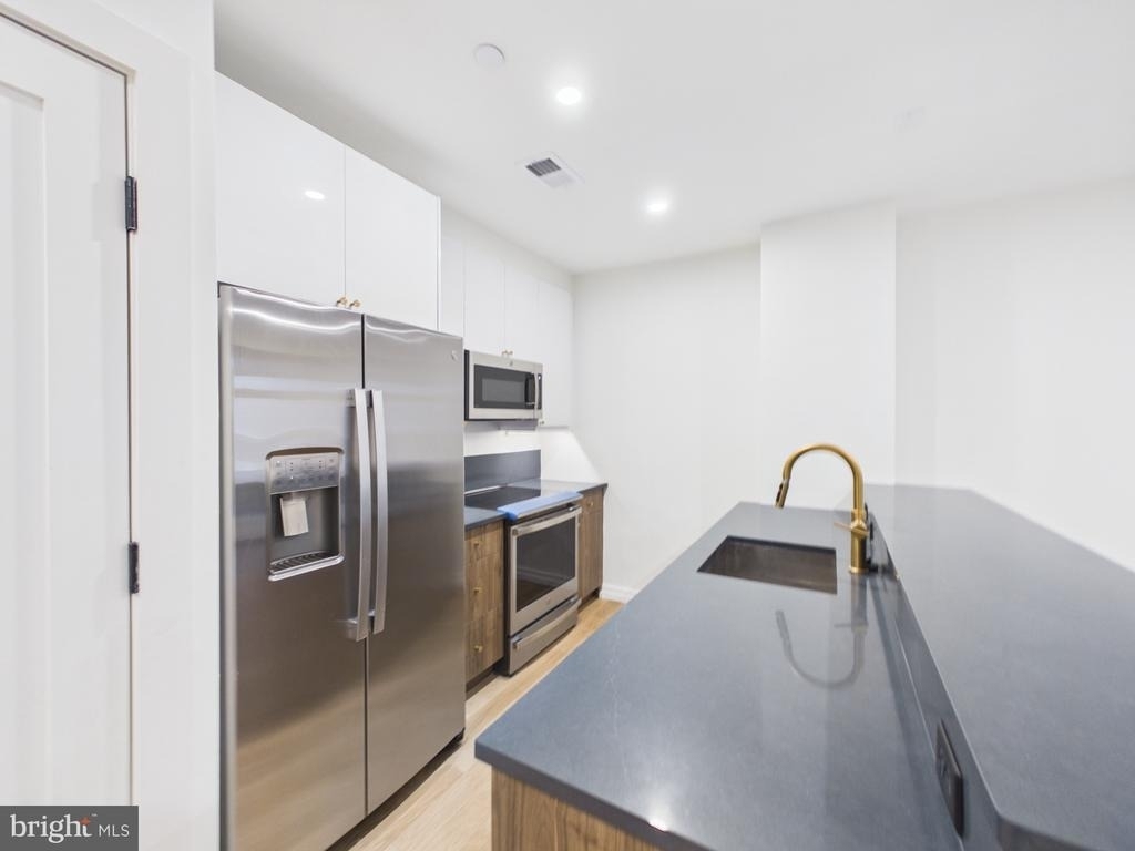1128 Walnut Street - Photo 5