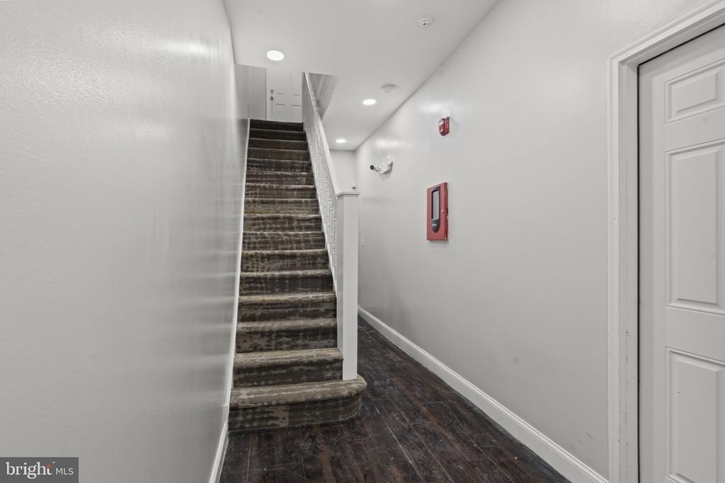 5237 Chester Avenue - Photo 8