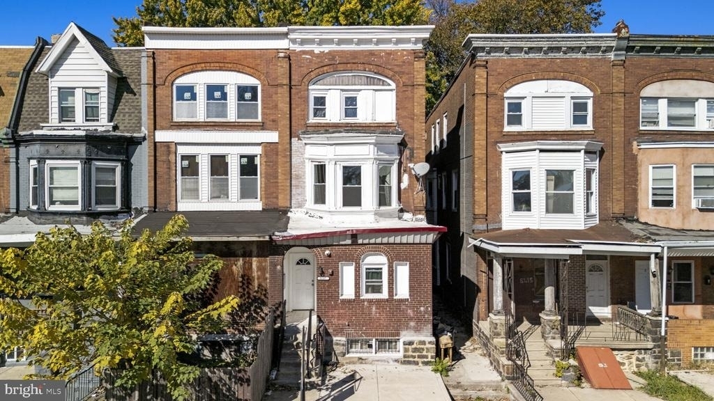5237 Chester Avenue - Photo 5