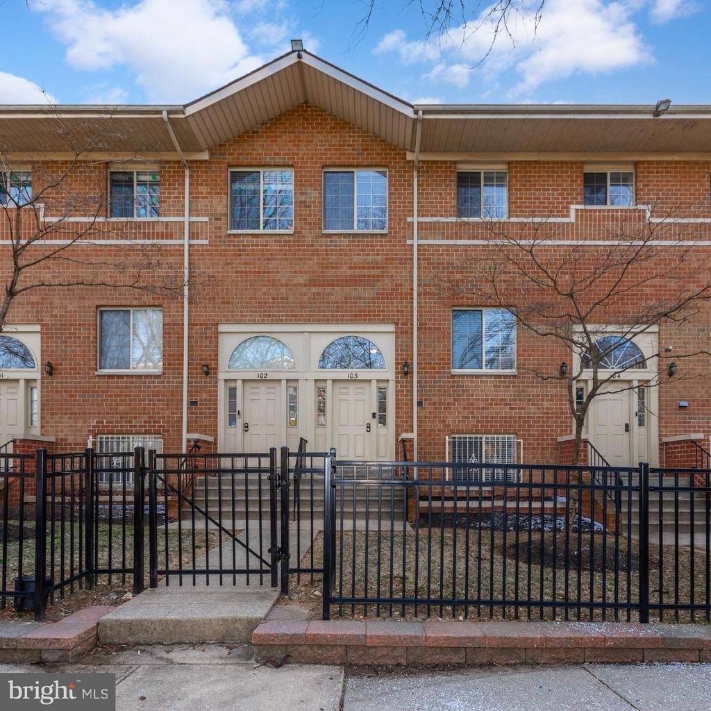 2751 Pennsylvania Avenue - Photo 0
