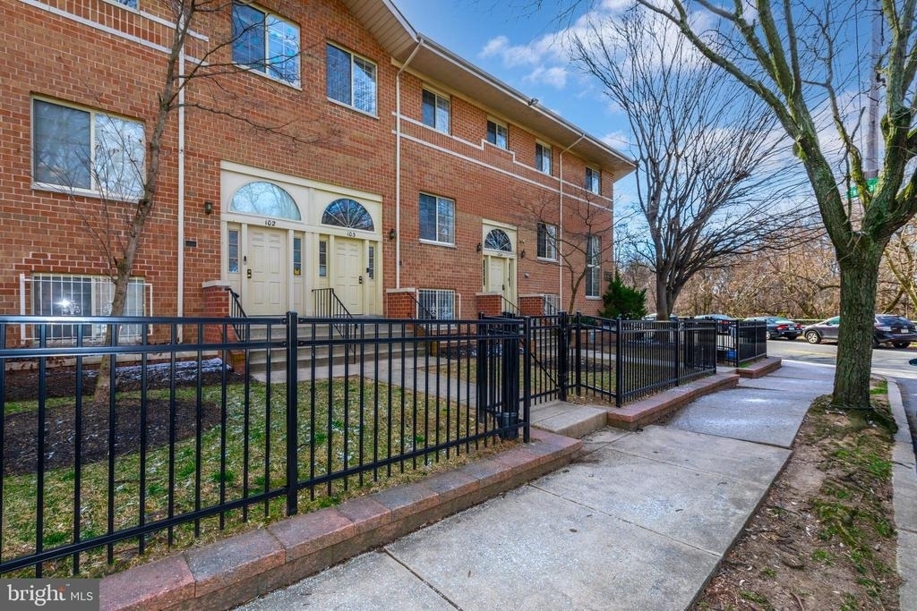 2751 Pennsylvania Avenue - Photo 1