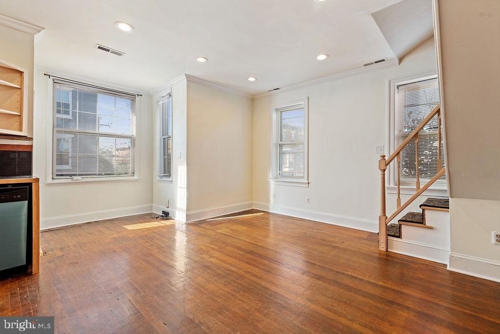 2738 Poplar Street - Photo 2