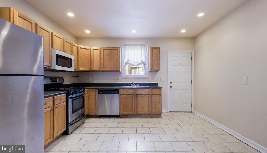 731 Carpenter Street - Photo 5